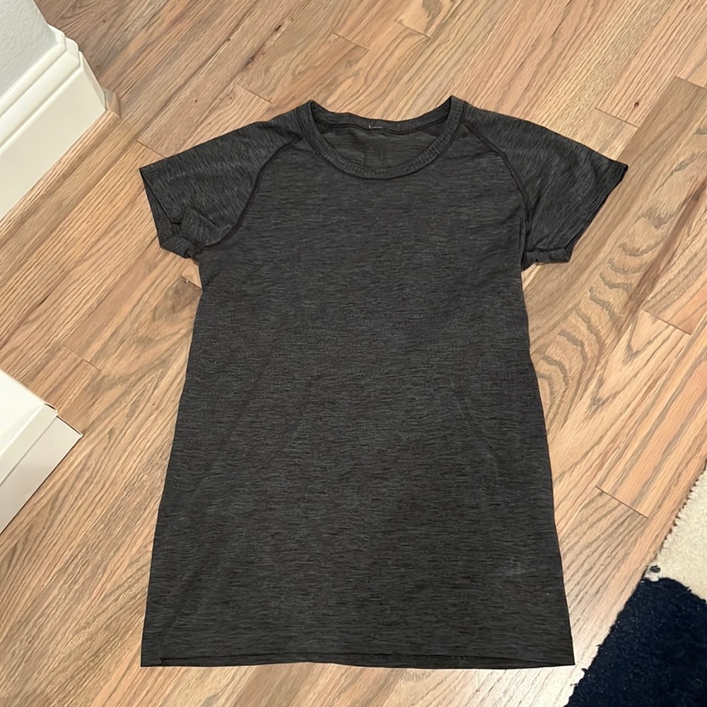 Grey Lululemon top